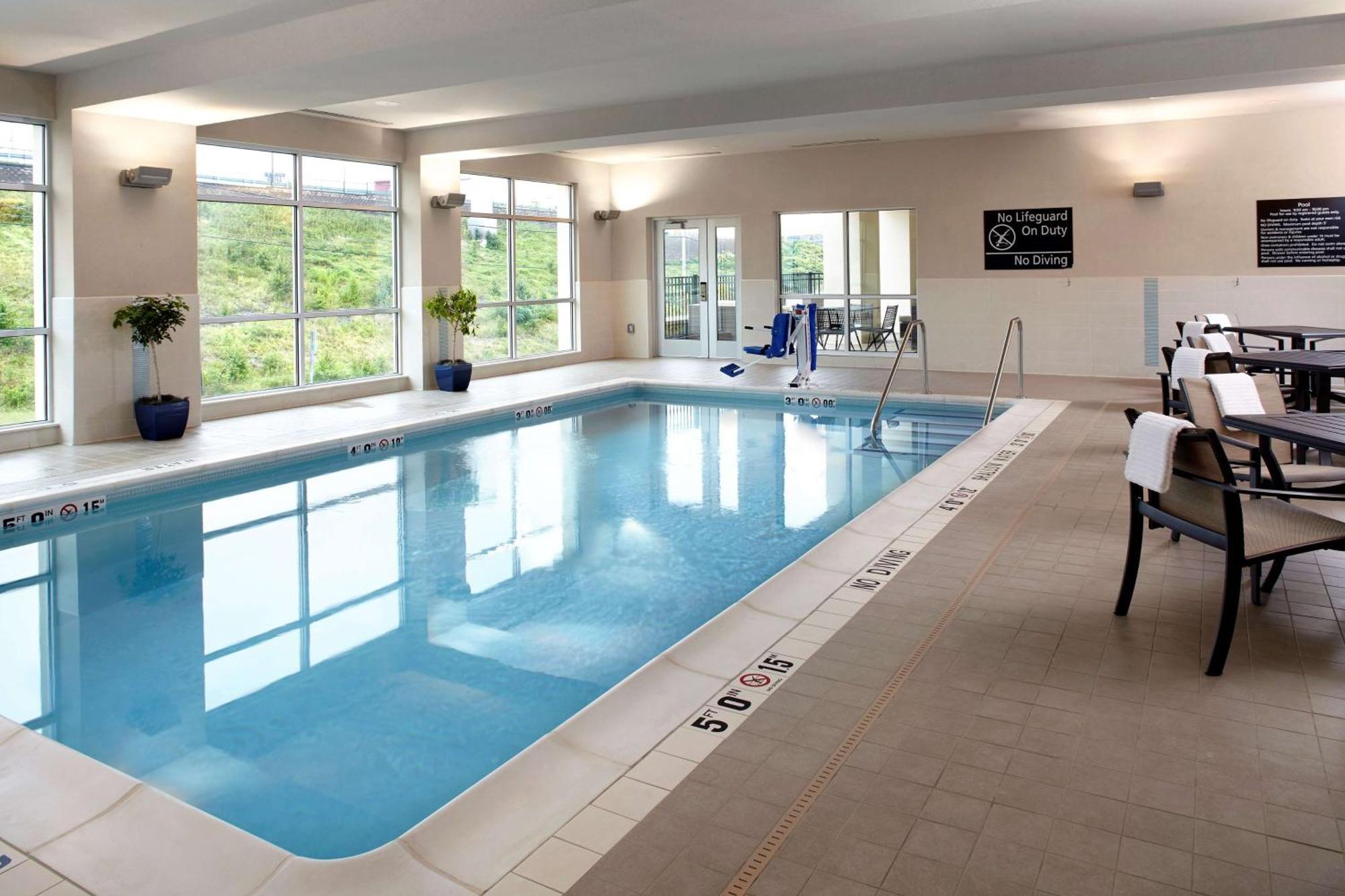 Hampton Inn & Suites Pittsburgh Airport South/Settlers Ridge Robinson Township Εξωτερικό φωτογραφία